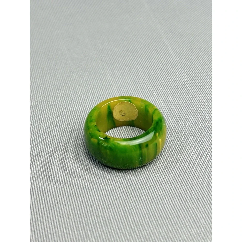 Bakelite Size 6.5 Vintage Green Marbled Chunky Ring